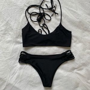 KAOHS Black Adjustable Bikini Set, size medium